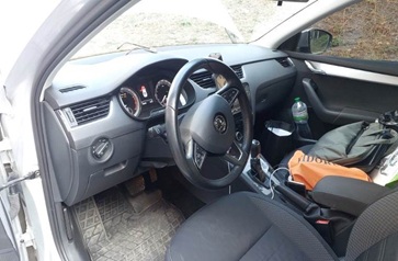 Автотранспорт та основні засоби, а саме: автомобіль SKODA OCTAVIA А7, кузов ТМВАС2NE1JB009162, легковий-загальний ХЕТЧБЕК, рік випуску 2018, об’єм двигуна 1,4, номер державної реєстрації  КА2345СС, колір сірий (інв. номер 105022), автошини зима 205/60/16 GOODYEAR ULTRA GRIP ICE+ 92T (інв. номер 34026000903-07), автошини літо 205/60 R16 (інв. номер 34026000903-02).